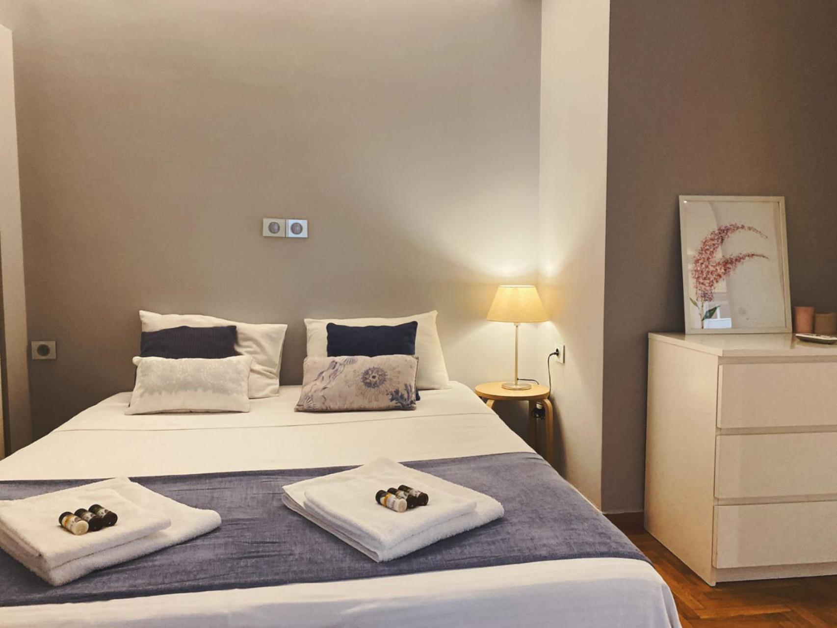 Cozy Newly Renovated 1 Bedroom Apartment In The Heart Of Афіни Екстер'єр фото